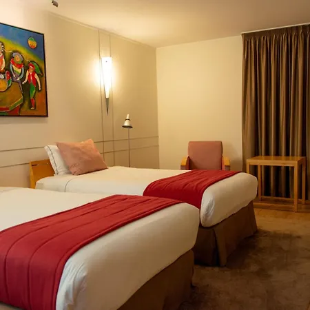מלון Vip Executive Entrecampos & Conference 4*