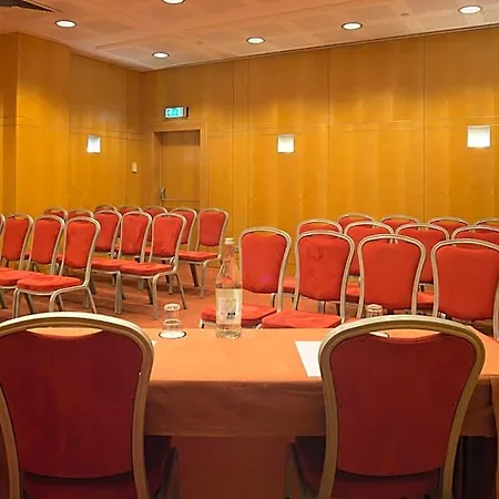 Vip Executive Entrecampos & Conference מלון 4*