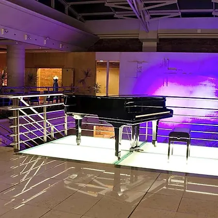 Vip Executive Entrecampos & Conference מלון 4*